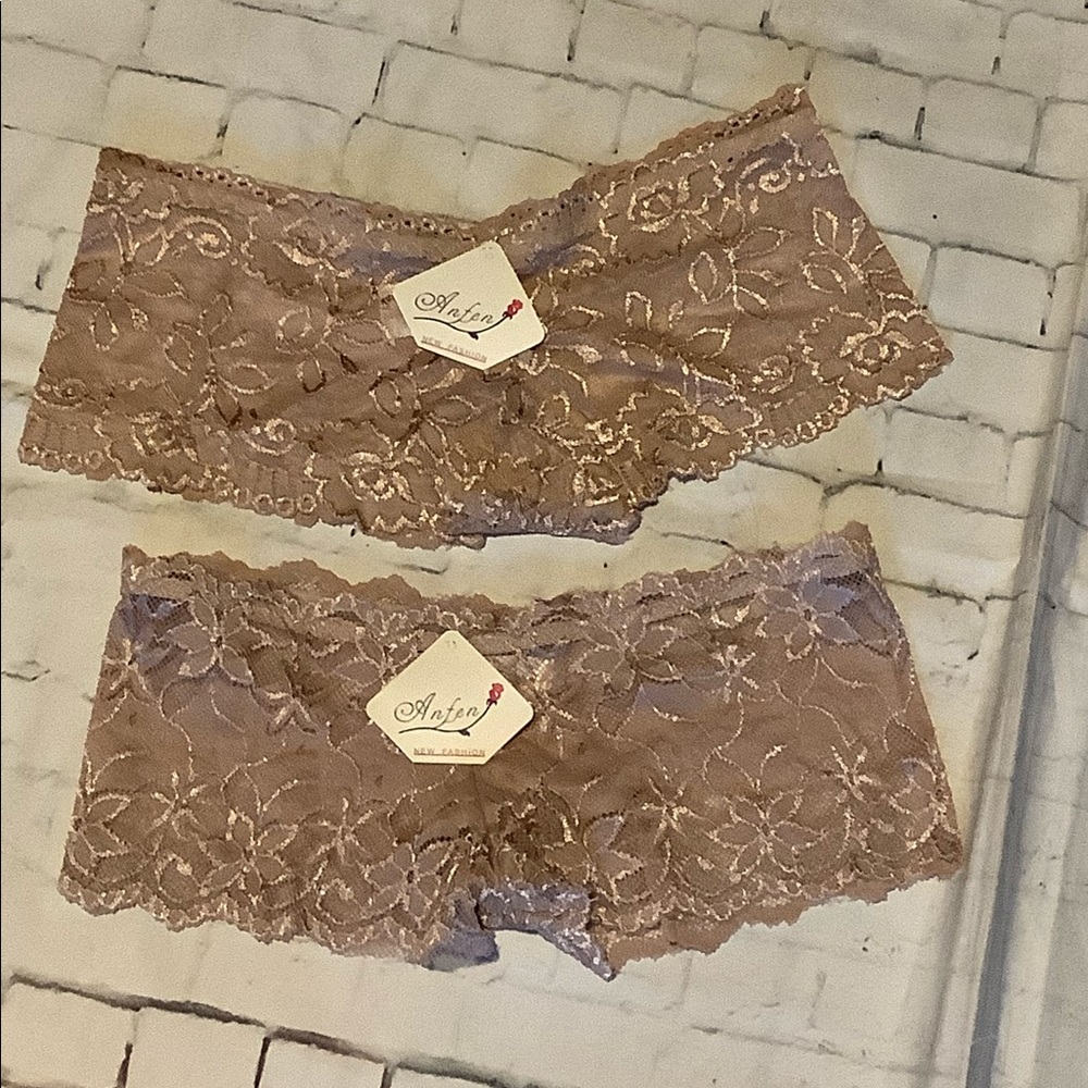 Juniors cheeky shorts small beige lace NWT
